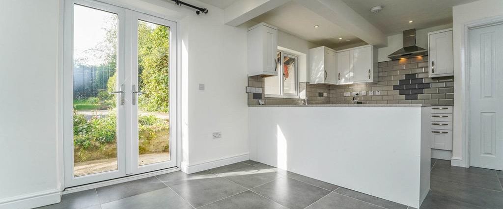 3 bedroom terraced house to rent - Photo 1