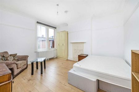 3 bedroom flat to rent - Photo 2