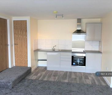 2 bedroom flat to rent - Photo 4