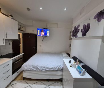 Studio to rent - Photo 2