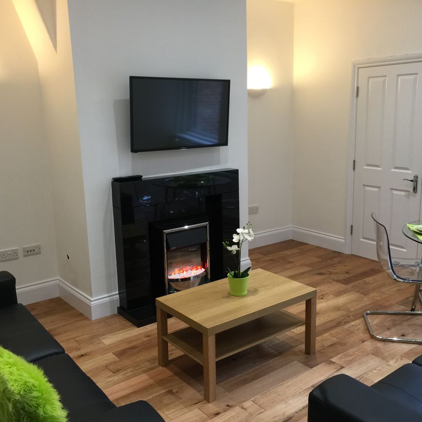 Hazelwood Ave - Photo 1