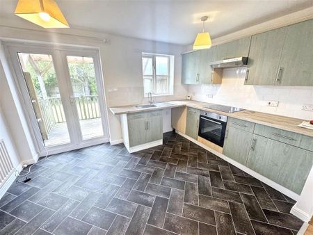 2 bedroom semi-detached house to rent - Photo 2