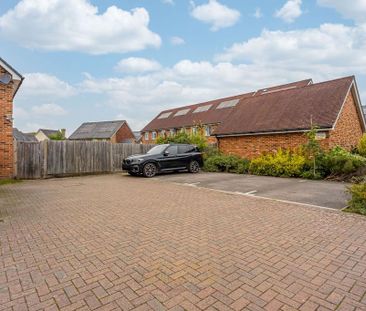 3 bedroom terraced house to rent - Photo 2