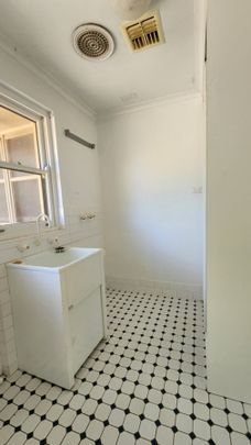 6 Hamelin Crescent, Narrabundah ACT 2604 - House For Rent | Domain - Photo 1