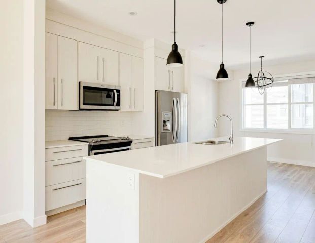 Modern 3 Bedroom Townhome in Cornerstone — 3 Bedrooms Townhouse - Photo 1