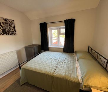 5 bedroom terraced house to rent - Photo 3