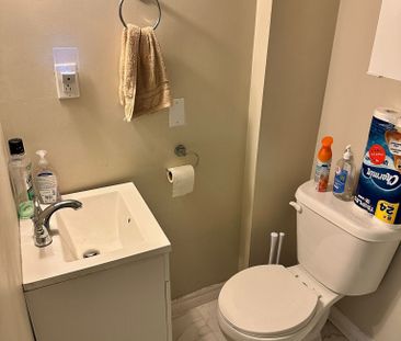 For Lease - 1476 Cawthra Road, Mississauga, Ontario - Photo 4