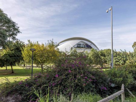 Valencia, Valencian Community 46023 - Photo 2