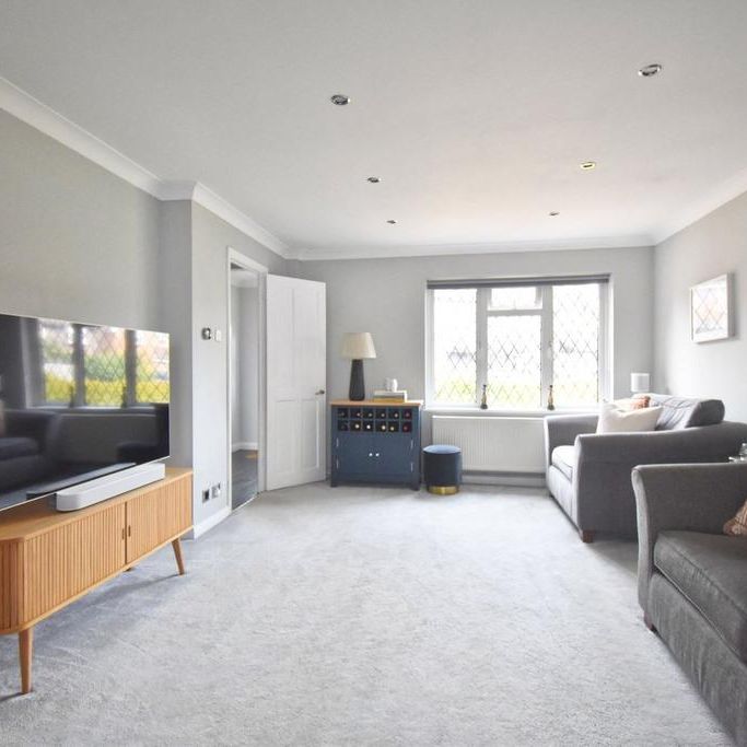 4 bedroom detached house to rent - Photo 1