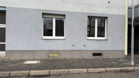 Erdgeschoss-Altbauwohnung in Bahnhofsnähe - Foto 3