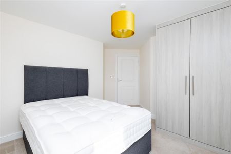 Cusworth Garth, Leeds - Photo 5