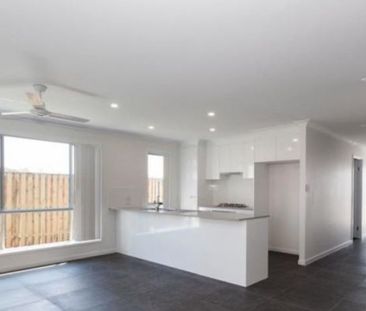 1/115 The Heights Boulevard, Pimpama QLD 4209 - House For Rent | Do... - Photo 2