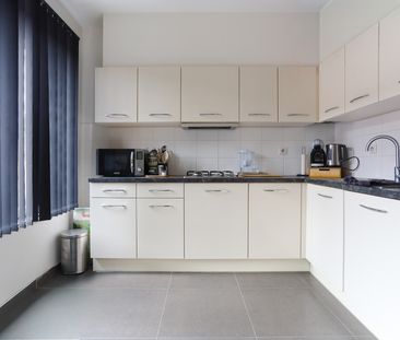 Instapklaar 2 slpk appartement met garage - Photo 1