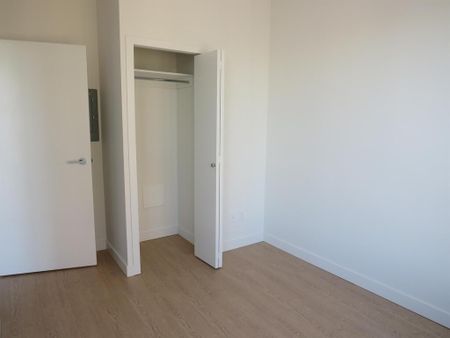 2 Bedroom - Photo 2