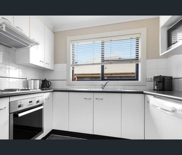 2/2 Ordnance St, The Hill, NSW 2300 - Photo 4