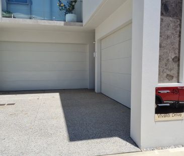 PREMIUM WATERFRONT LIVING - 49a VIVALDI DRIVE - Photo 5