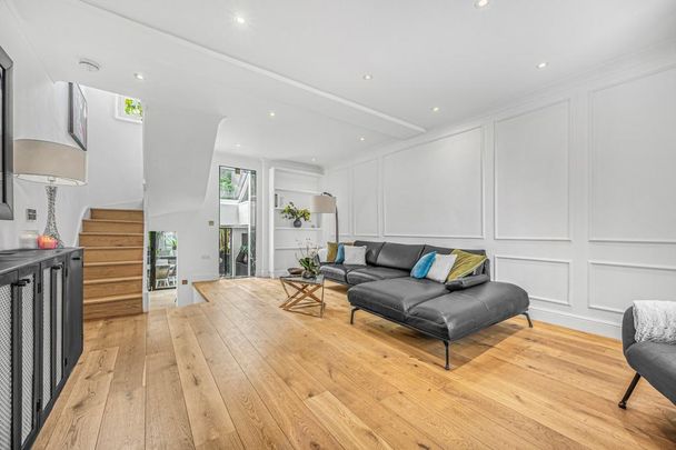 4 bedroom terraced house to rent - Photo 1