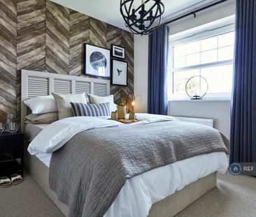 3 bedroom semi-detached house to rent - Photo 4