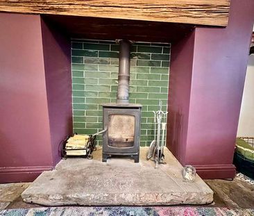 Town Lane, Charlesworth, SK13 - Photo 2