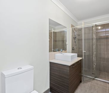 Stunning 3-Bedroom Home in Greenvale - Photo 2