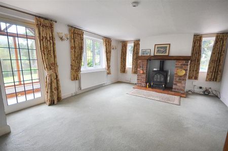 3 bedroom detached house to rent - Photo 2