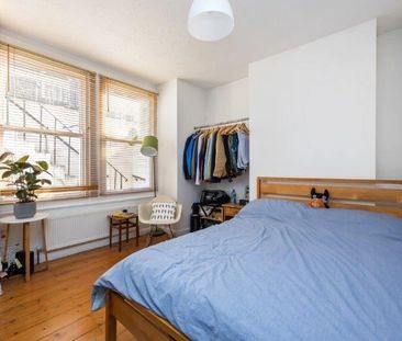 Charming light and airy double-bedroom garden flat to let in Brighton - Photo 4