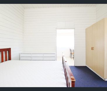 Comfy and Convenient! Small apartment close to CBD - Photo 1