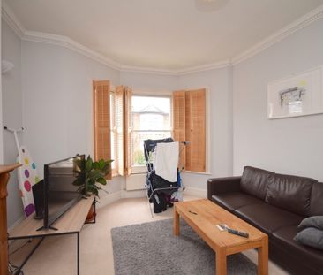 2 Bed Flat, Harbut Road, SW11 - Photo 3