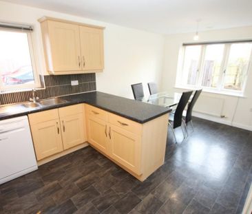 4 bedroom terraced house to rent - Photo 4