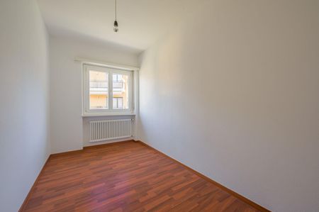 ACCOGLIENTE 5.5 LOCALI CON GIARDINO PRIVATO | COSY 5.5-ROOM APARTME... - Foto 3
