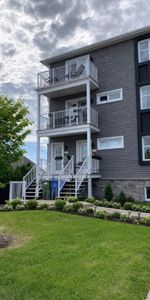 4 1/2 style condo sur 2 étage - rare - Photo 3