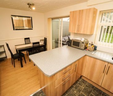 3 bedroom semi-detached house to rent - Photo 6