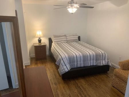 For Lease - 297 Lakeshore Road, Mississauga, Ontario - Photo 2