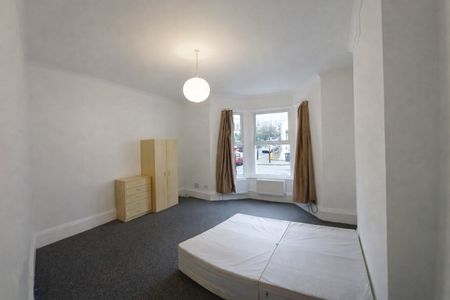 1 Bed Flat, Camden Hill Road, SE19 - Photo 2