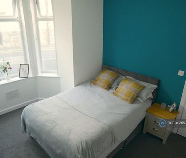 1 bedroom in a house share to rent - Photo 3