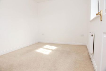 4 bedroom detached house to rent - Photo 5