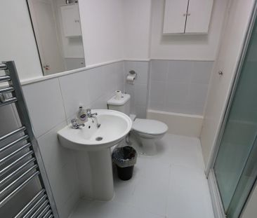 1 bedroom in a house share to rent - Photo 5