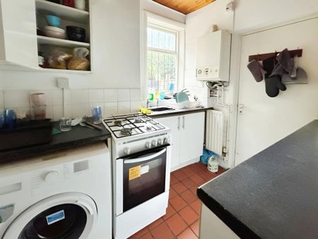 3 bedroom terraced house to rent - Photo 4