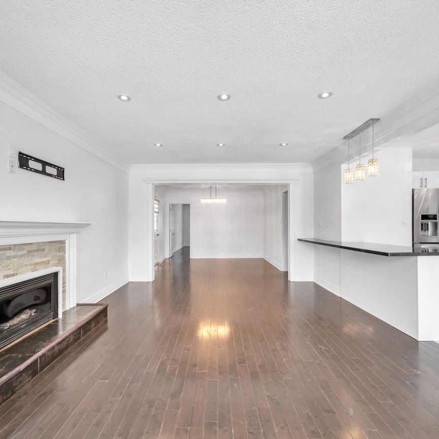 For Lease - 202 Renforth Drive Unit# Main, Toronto, Ontario - Photo 1