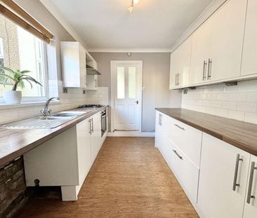 3 bedroom terraced house to rent - Photo 5