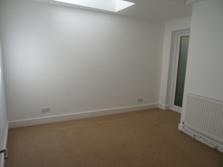 1 Bed Flat, Haydons Road, SW19 - Photo 4