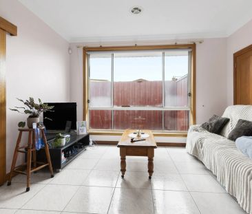 2 Bedroom Fully Furnished Unit - Photo 2