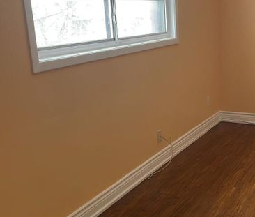 For Lease - 1881 Lawrence Avenue Unit# Upper Floor, Toronto, Ontario - Photo 4