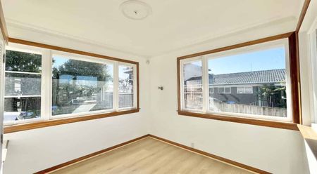 Mt Roskill, 4 bedrooms - Photo 3
