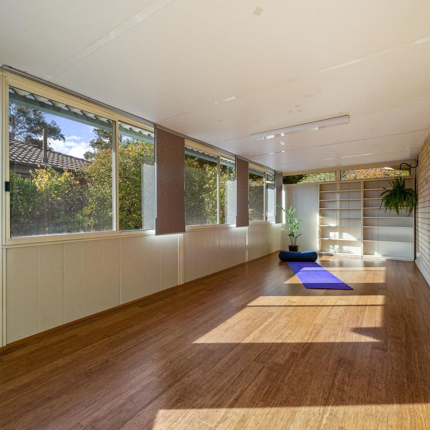 Expansive Macgregor Family Residence - Photo 1