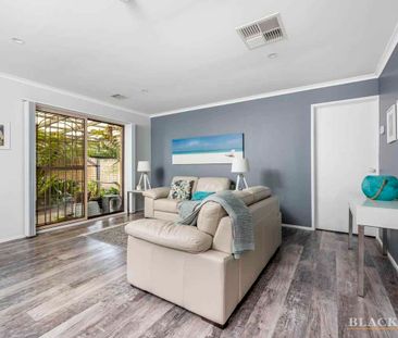 Three Bedroom Home in the Heart of Calwell! - Photo 2