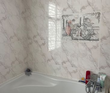 Room in a Shared House, Amherst Crescent, BN3 - Photo 4