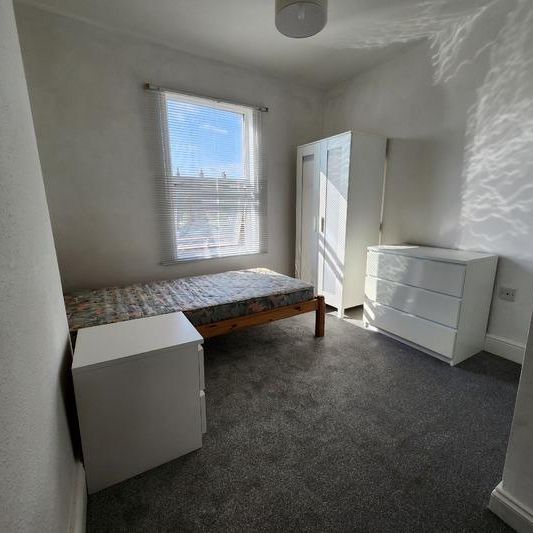 1 bedroom in a house share to rent - Photo 1