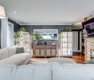 Maison à étages à Longueuil (Saint-Hubert) - Photo 2