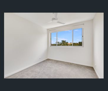 12/36 Dry Dock Road, Tweed Heads South, NSW 2486 - Photo 4